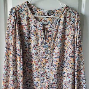 Collective Concepts  - V neck blouse Size L